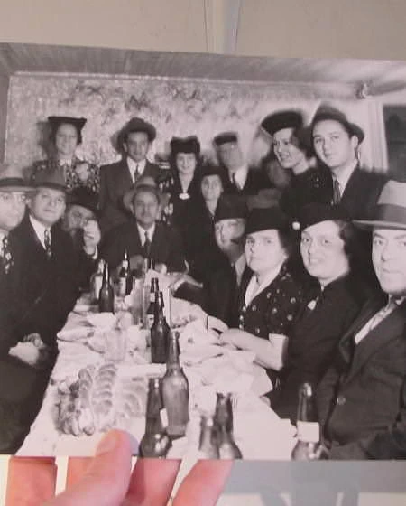 Portraits   |   Rand and his family at dinner