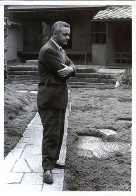 Portraits   |   Visiting Japan                                            