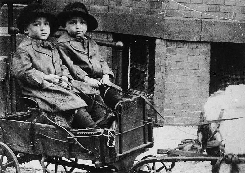 Portraits   |   Paul & Philp                                              