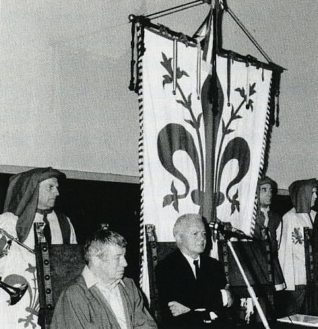 Portraits   |   Receiving the Florence prize                              