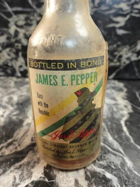 James E. Pepper Kentucky Bourbon   |   Bottle, v1